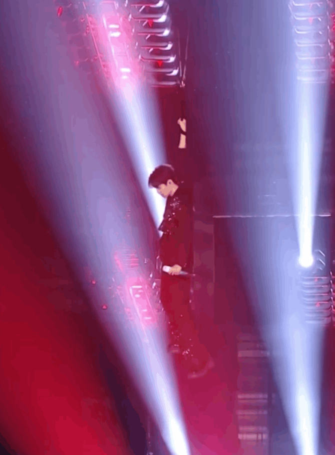 7场跨年晚会,芒果台地市收视率第一,王俊凯单手吊威亚摇滚飞天休闲区蓝鸢梦想 - Www.slyday.coM 7场跨年晚会,芒果台地市收视率第一,王俊凯单手吊威亚摇滚飞天休闲区蓝鸢梦想 - Www.slyday.coM