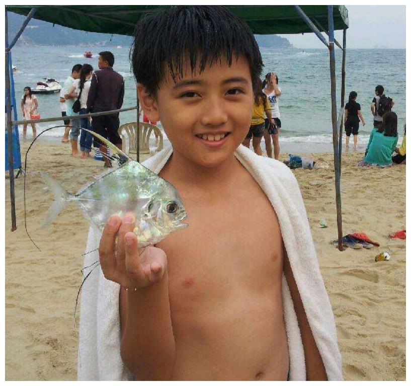 x玖少年团成员旧照,肖战有点胖,伍嘉成清秀,焉栩嘉这么可爱吗