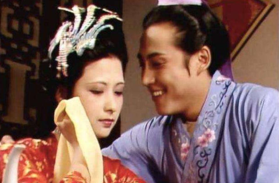 王熙凤养尊处优为何会得血山崩你看贾琏和平儿做了啥丑事