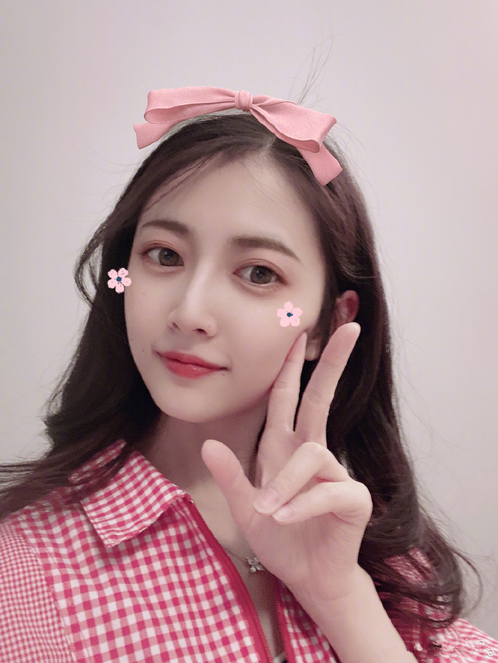 陈钰琪自拍照,粉色可爱甜心_高清图集_新浪网