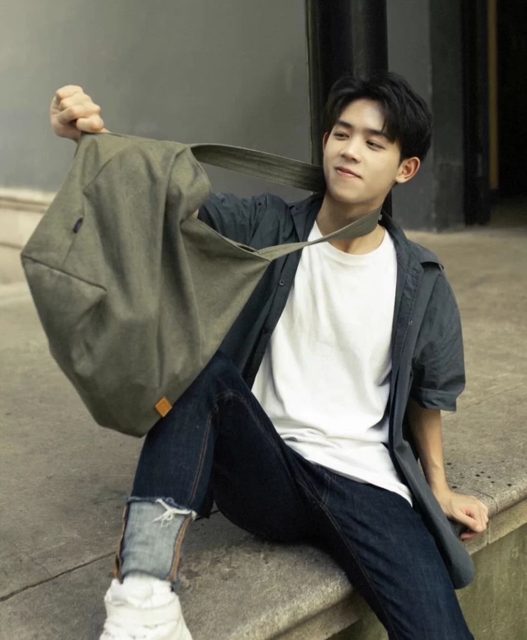 组图:阳光帅气的大一男生,约型男摄影师回高中学校拍生活写真!