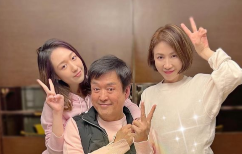 53岁李翊君近况曝光,与大17岁老公结婚22年,甜蜜合照恩爱如初