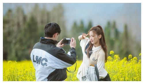 叫姐姐别老土了看看王源对杨超越的称呼我表示惊呆了