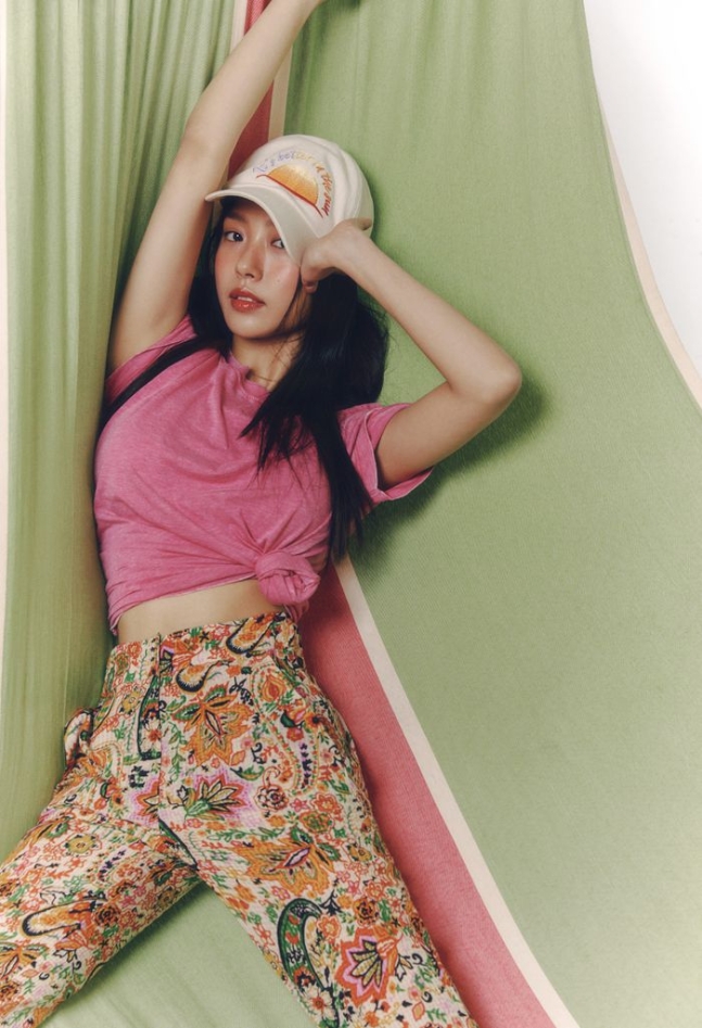 韩国女艺人高敏诗最新代言宣传照风格俏皮