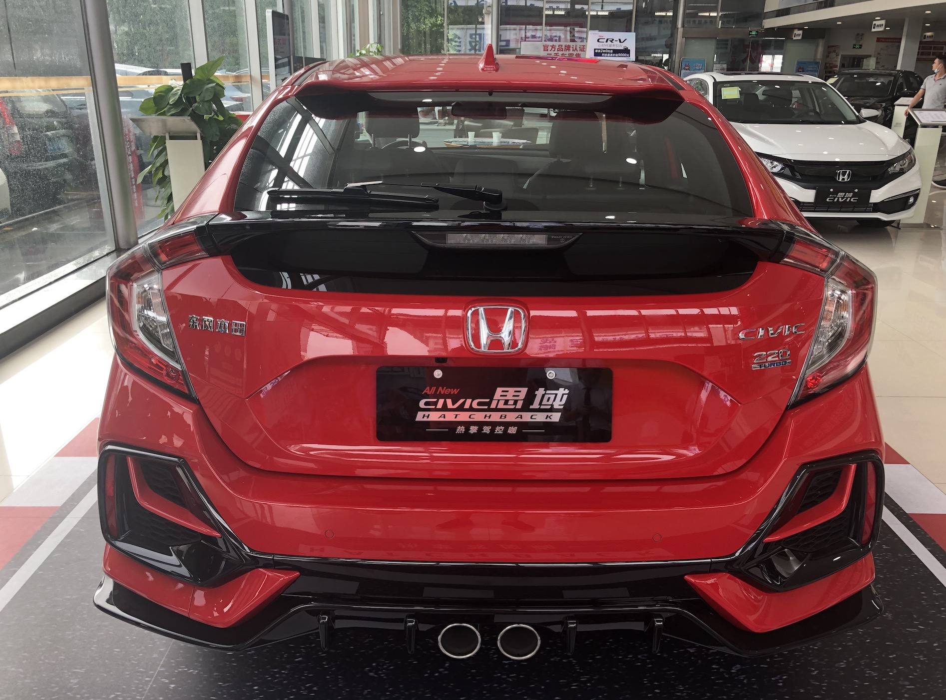 抢先看2020款思域两厢hatchback到店实拍盘他