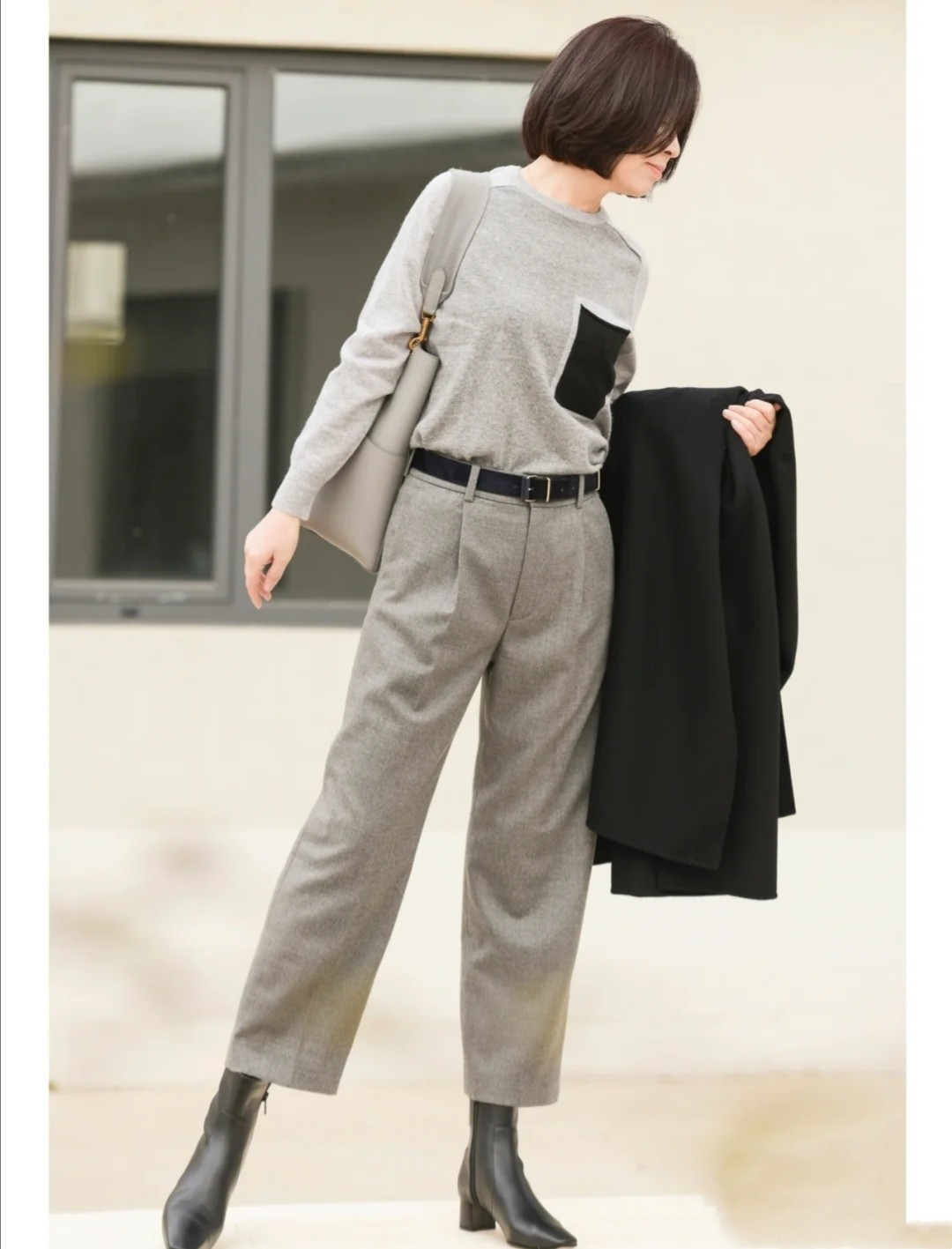 建议四五十岁的女人多穿九分裤,毛衣大衣随便配,显瘦显高又大气|九分
