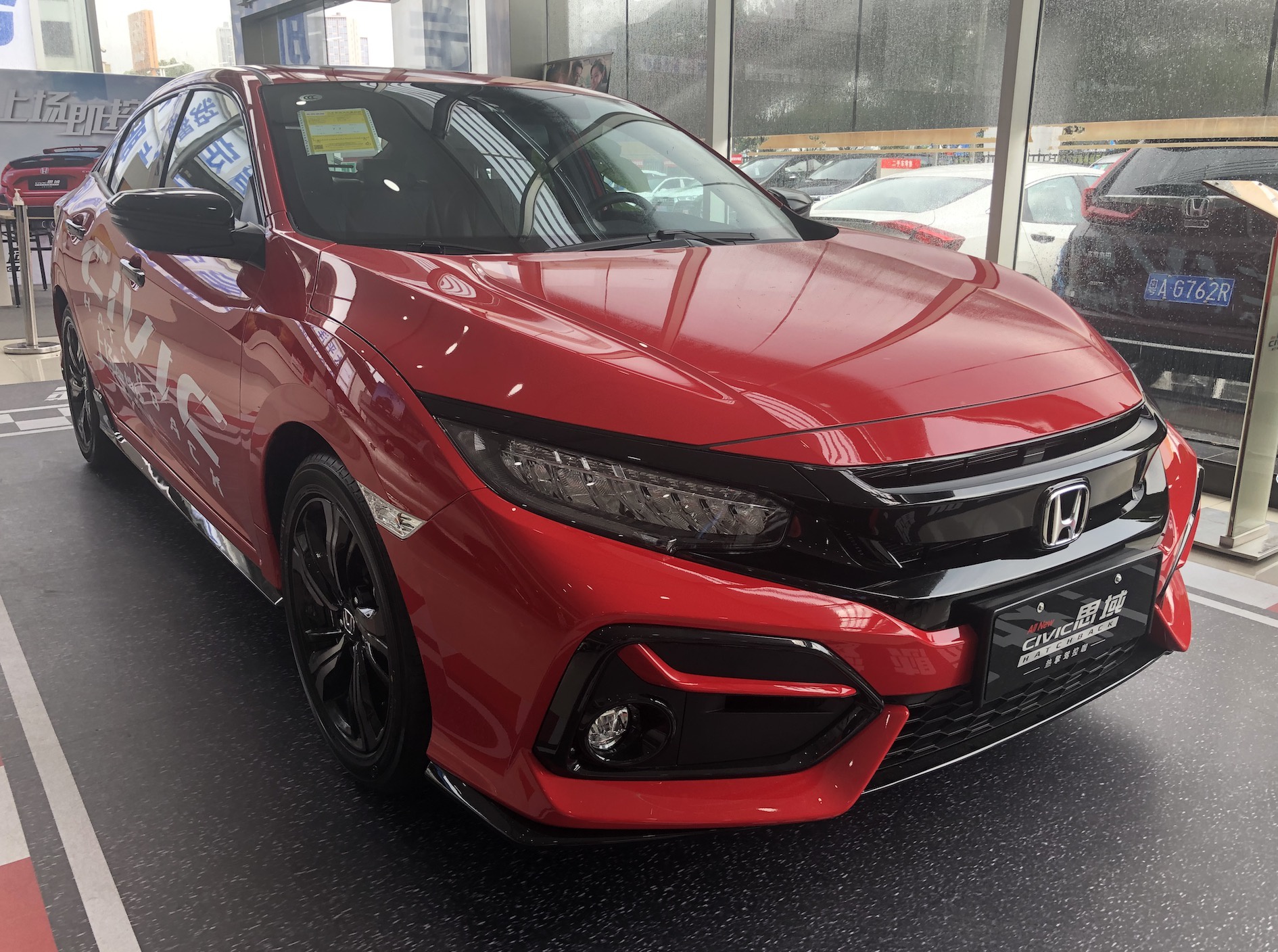 抢先看2020款思域两厢hatchback到店实拍盘他