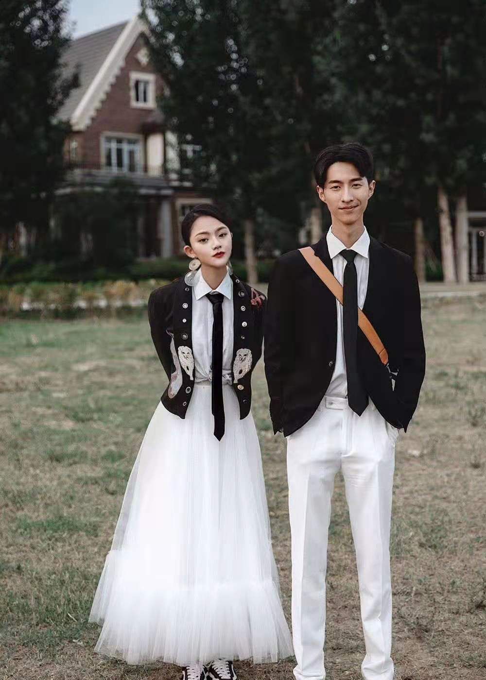 婚纱照摄影里的情侣装