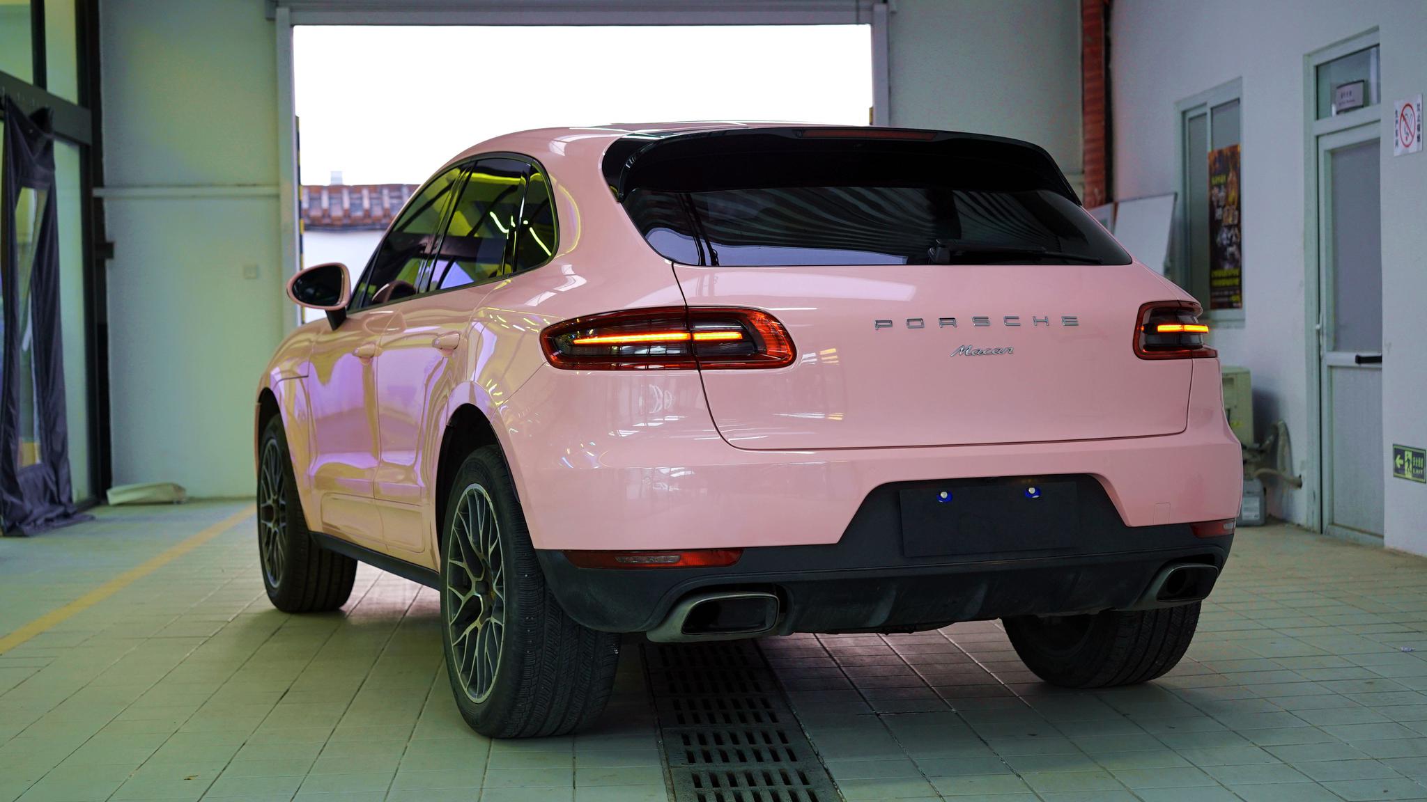 这款颜色最适合美少女 保时捷macan它们两个最合拍