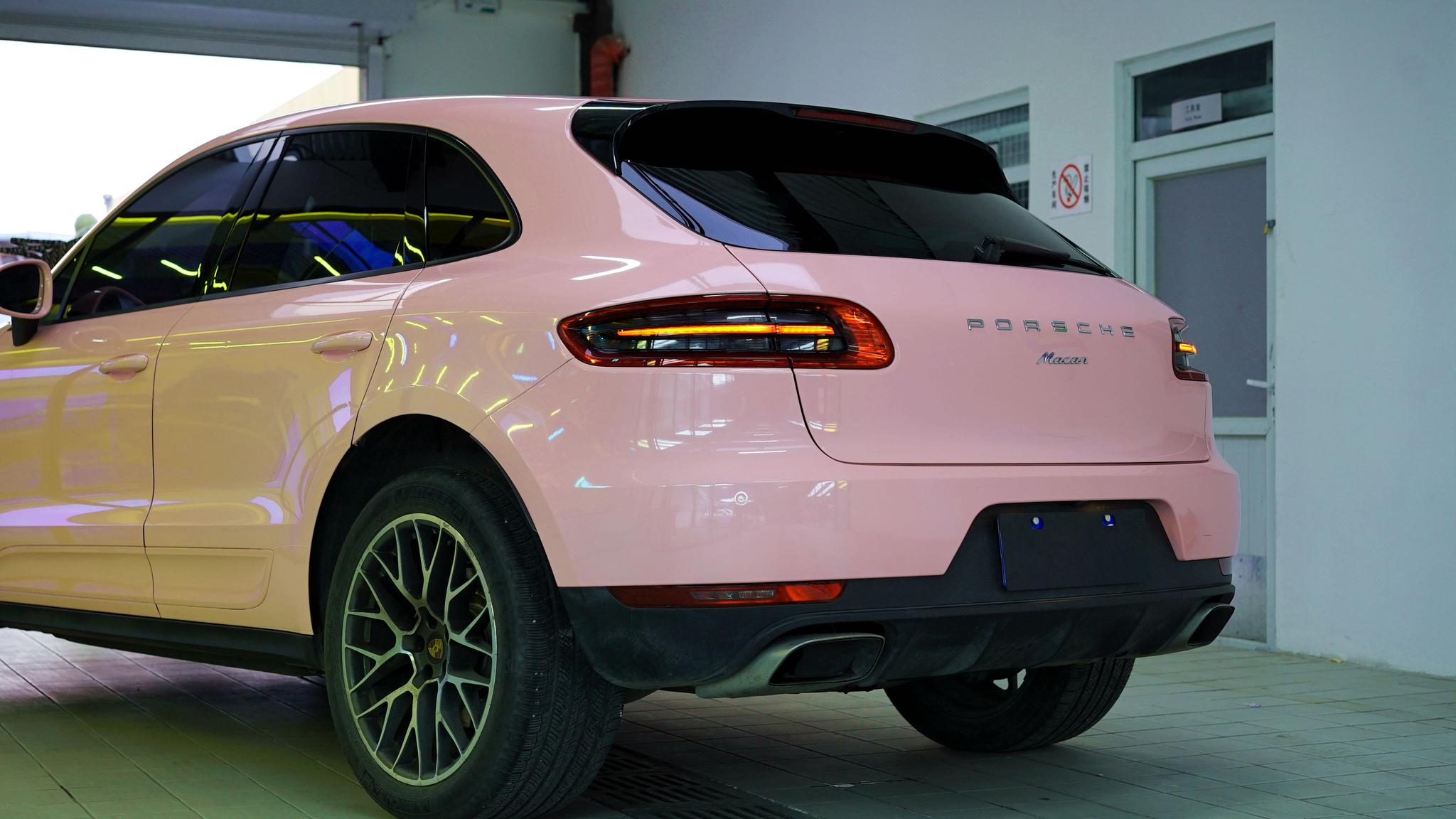 这款颜色最适合美少女 保时捷macan它们两个最合拍