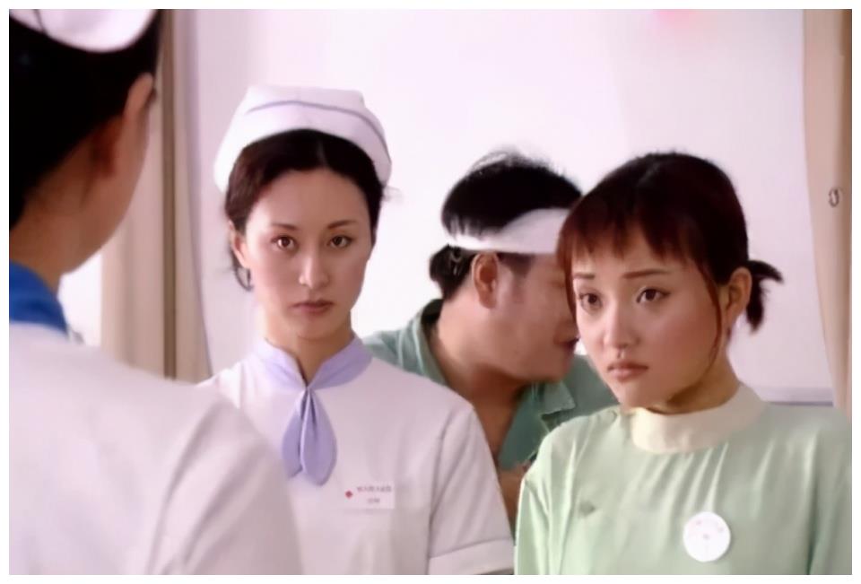 最早出演过《家事风云》,《大明宫词》和《都是天使惹的祸》等等.