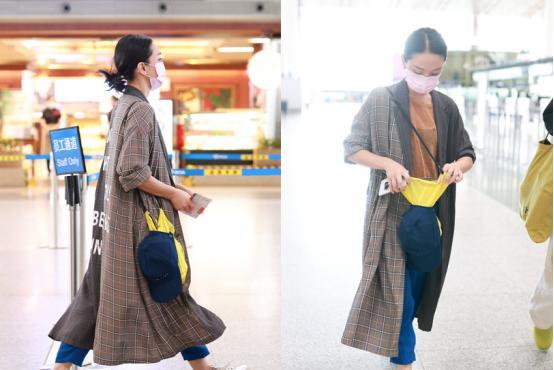 周迅真不拿大家当外人,机场穿得像在家,外套配披肩没点明星包袱休闲区蓝鸢梦想 - Www.slyday.coM 周迅真不拿大家当外人,机场穿得像在家,外套配披肩没点明星包袱休闲区蓝鸢梦想 - Www.slyday.coM