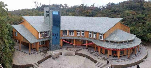 天门山李娜小屋著名歌唱家李娜为什么出家了