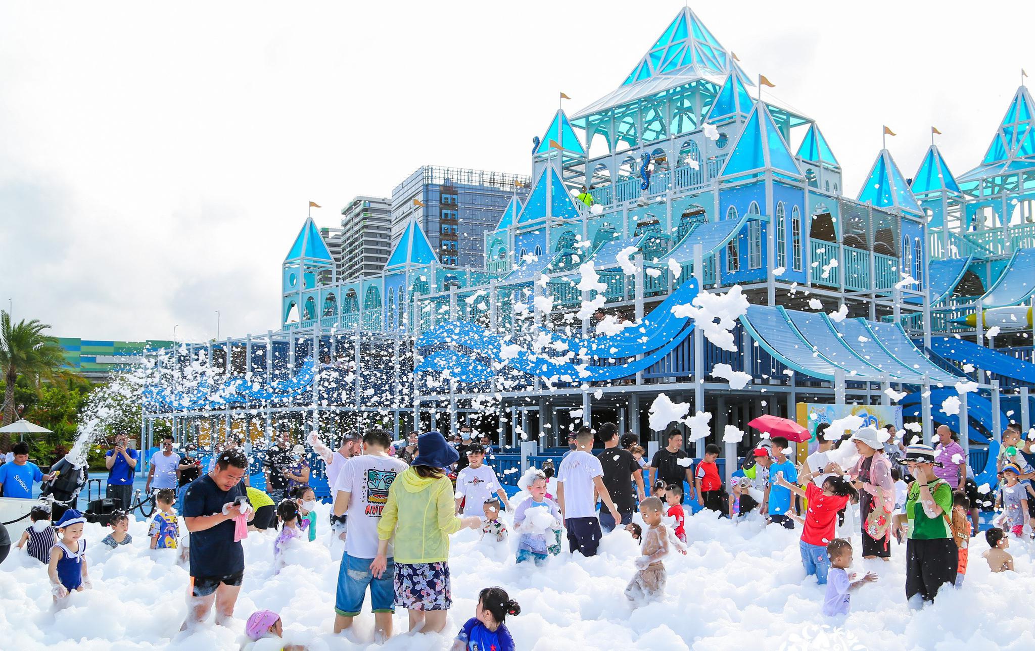 "假期经济"全面复苏!星乐度端午首日入园人数创新高|疫情|复苏|小镇_