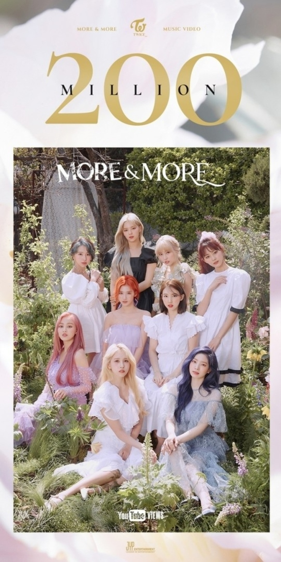 TWICE《MORE&MORE》MV在YouTube上的播放次数突破2亿