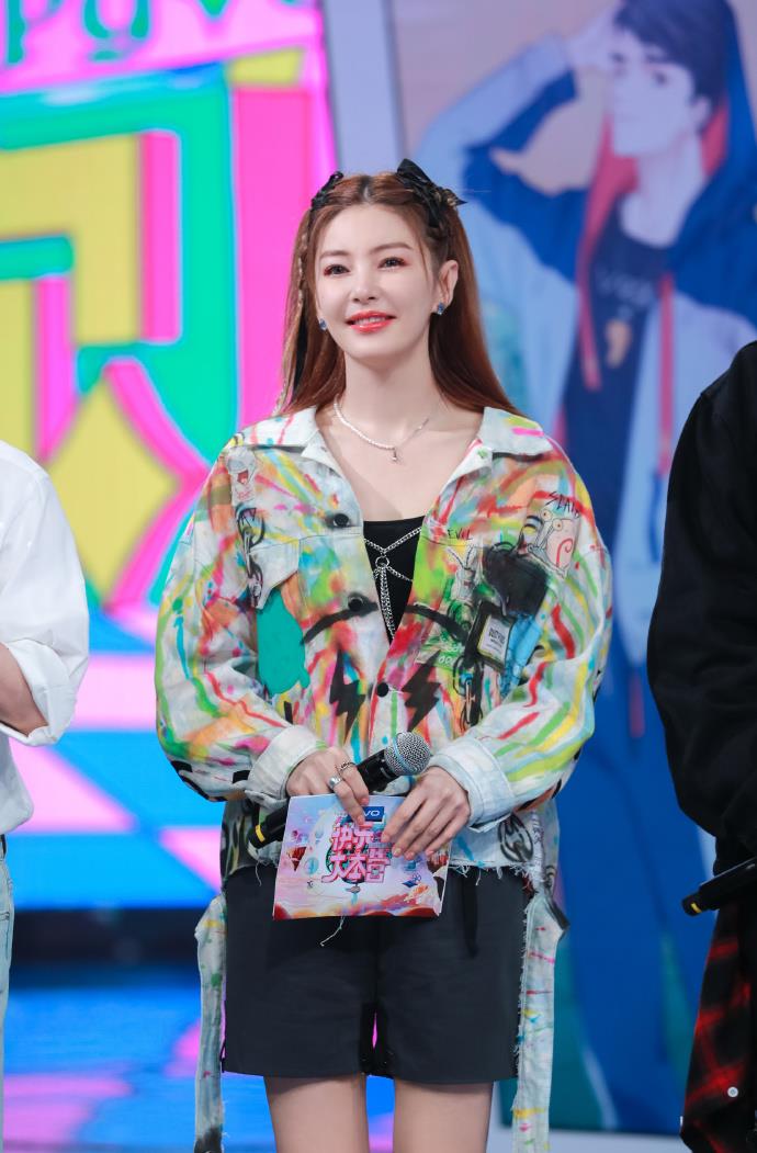 张雨绮快乐大本营舞台照合集