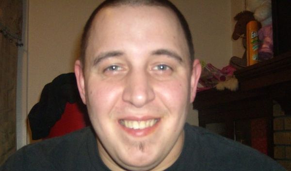 男子跌进1500度高温熔铁桶同事目睹身体瞬间裂两半