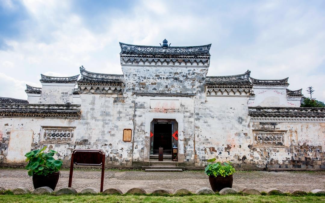 朱虚竹是河阳33世祖,和清朝首富兼红顶商人胡雪岩是多年好友加合作