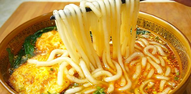 10元一碗的土豆粉教你在家做成本便宜量又足香辣开胃又过瘾