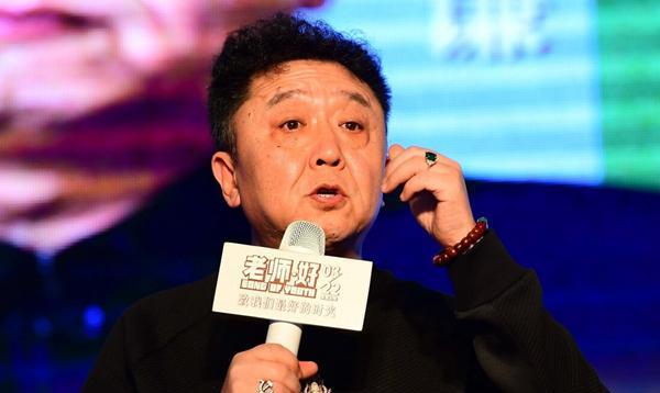 同是于谦捧哏,岳云鹏和他比等于不会说相声|托妻献子|相声|捧哏_新浪