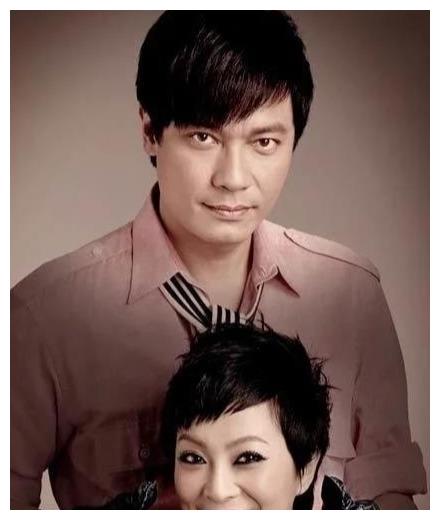 19岁被张艺谋捧红,罗嘉良抛弃妻子要娶她,如今45岁皮肤嫩如少女