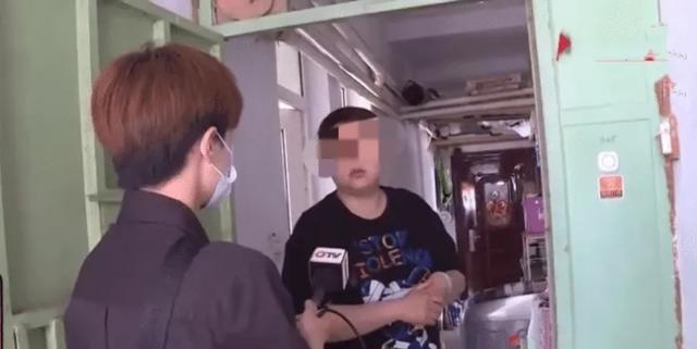 邻居门口装监控,女子怀疑被拍反遭怒怼:先管好你自己!休闲区蓝鸢梦想 - Www.slyday.coM 邻居门口装监控,女子怀疑被拍反遭怒怼:先管好你自己!休闲区蓝鸢梦想 - Www.slyday.coM