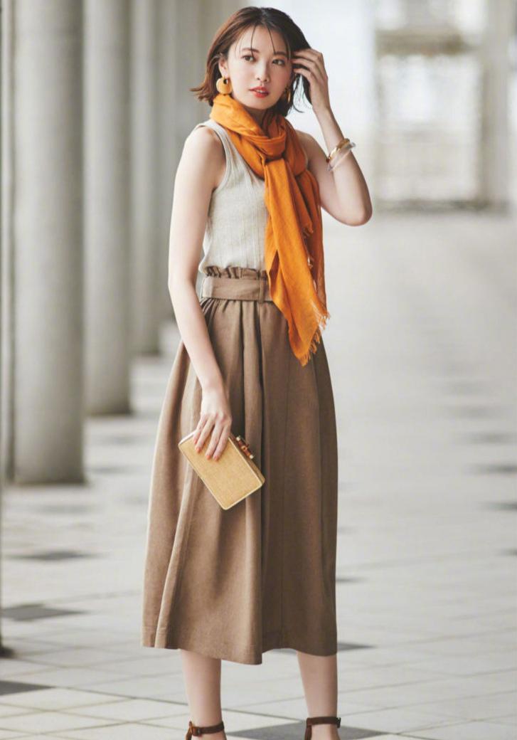 "温柔风"穿搭好优雅,简单洋气又有女人味,夏天这样穿更迷人