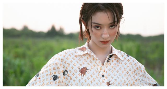 安家:她本来最遭人烦,现在越看越爱!背景强大,为啥多年不红?