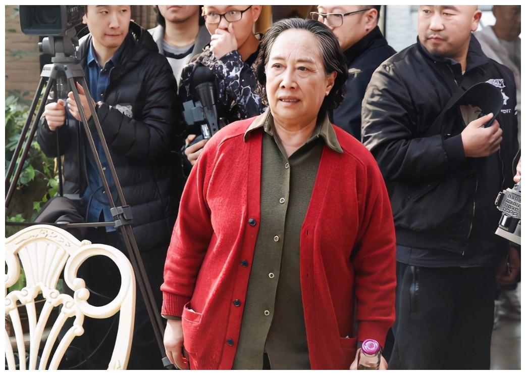 张一山姥姥因剧组租用她家成演员2婚2离晚年依旧幸福