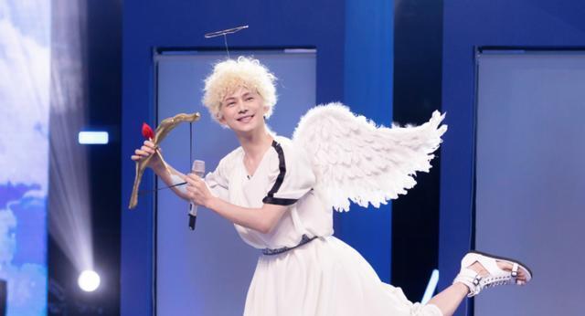 百变大咖秀官宣剧照王祖蓝一半男装一半女装杨迪刘维同台