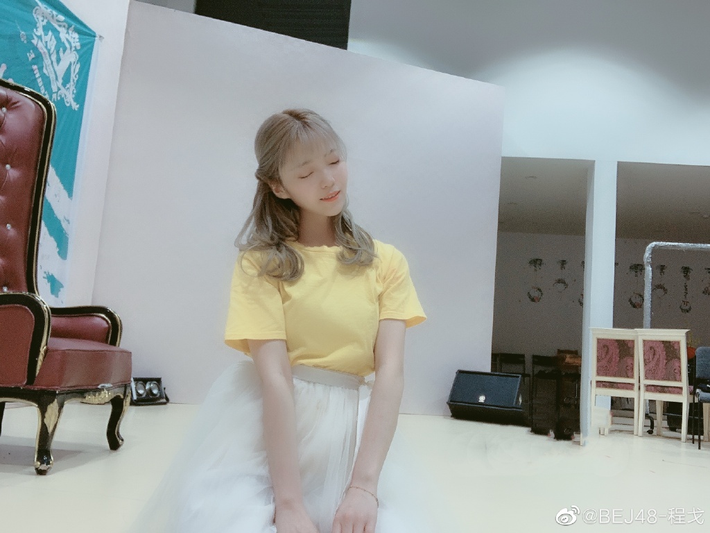 偶像美少女bej48-程戈迷人美照欣赏啊