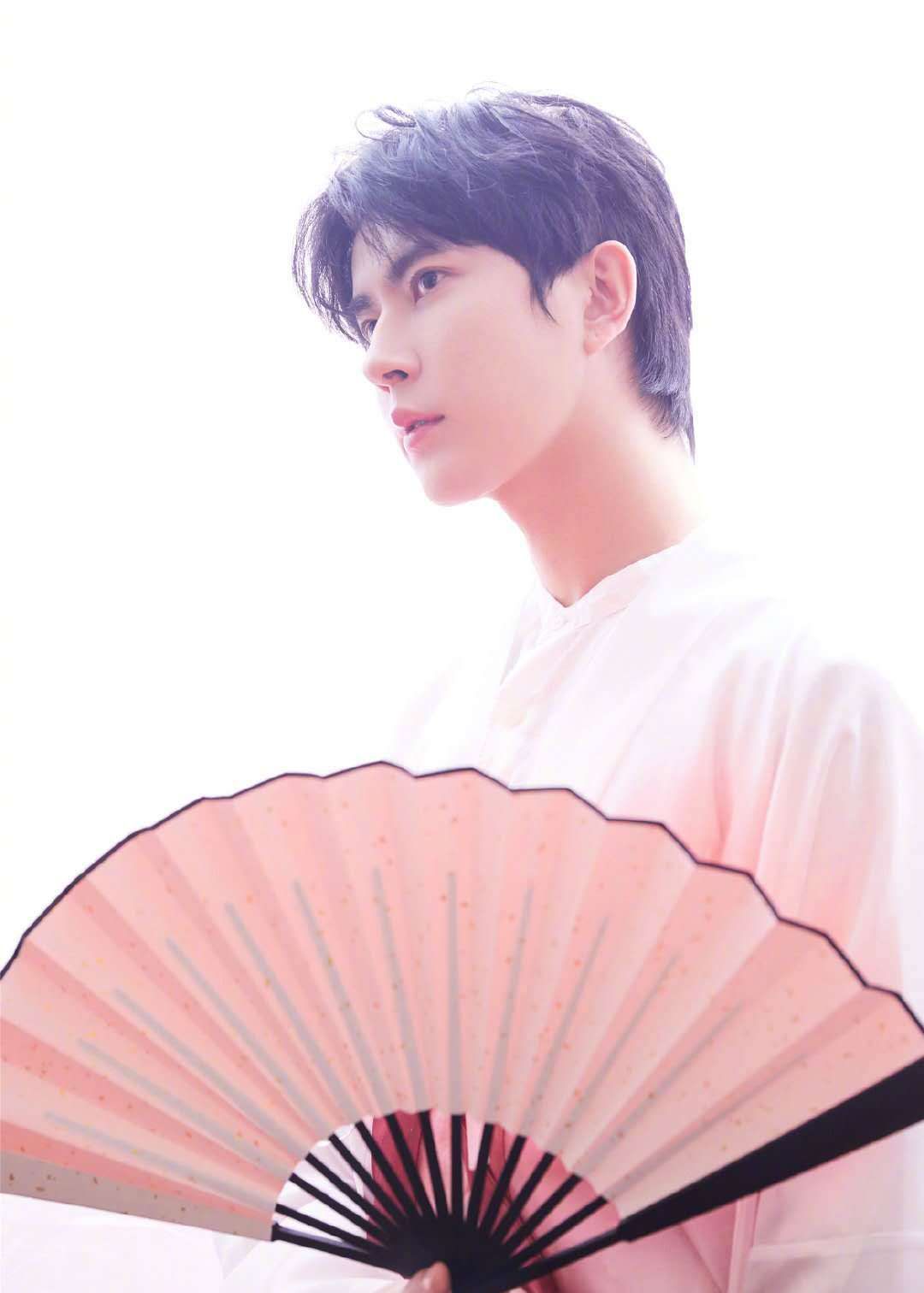 于朦胧一个低调界的典范,安安静静的美男子_高清图集_新浪网