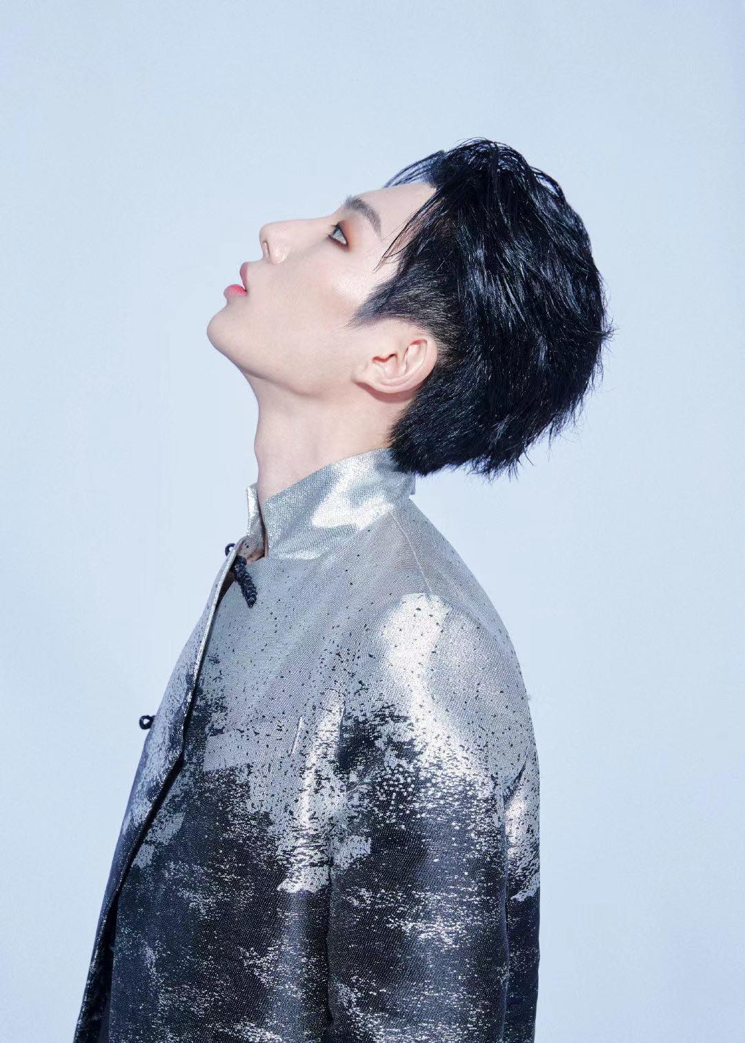 曝创4打架瓜奥斯卡与荣耀发生冲突成员将其抬出厕所