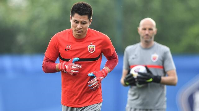 补强了三位本土新援入队,两人已锁定了主力|杜佳|上港|李昂_新浪新闻