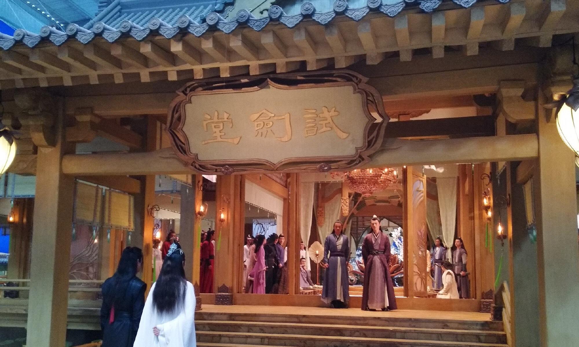 导演带领下的剧组创作历程