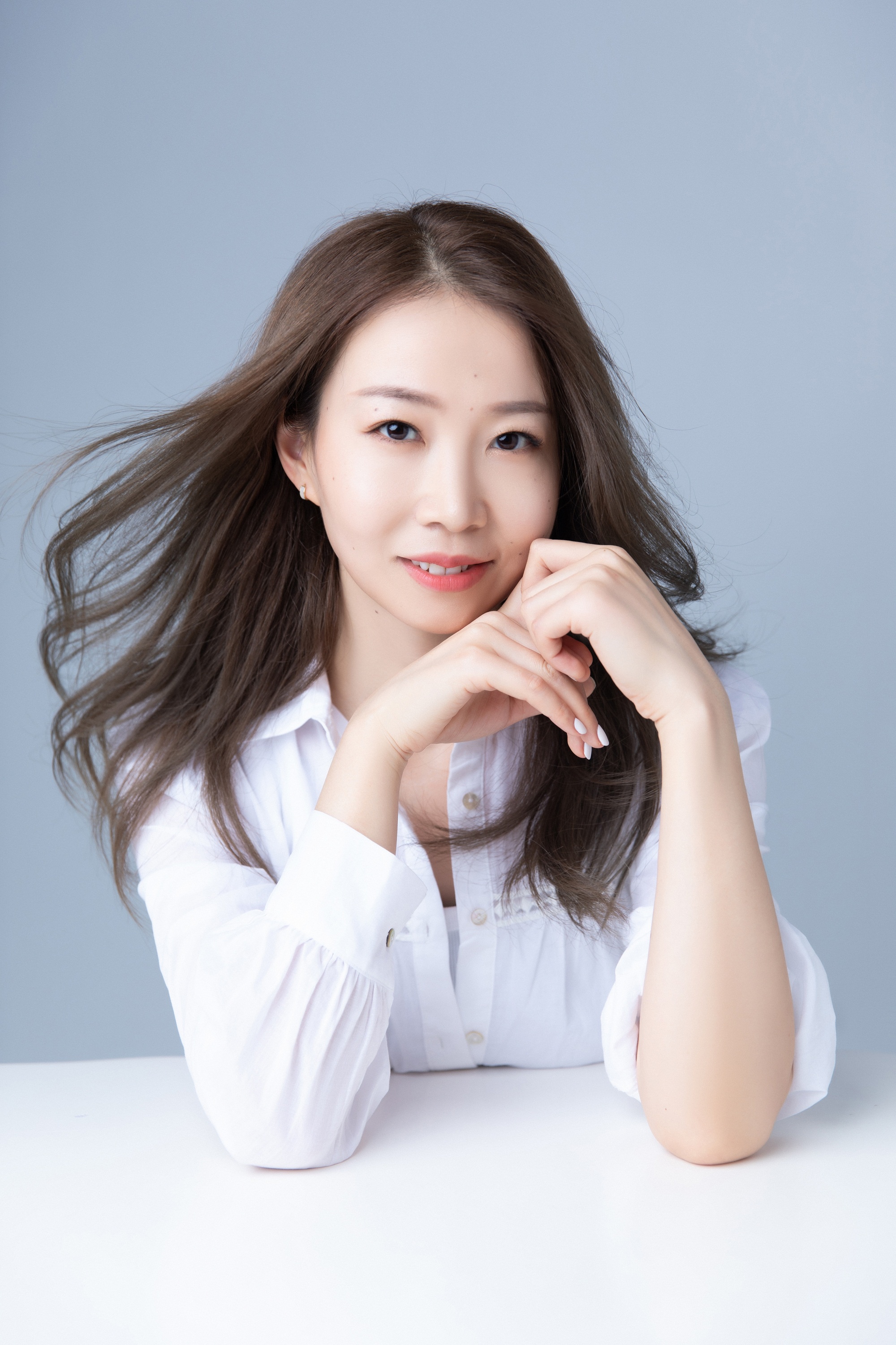 歌手刘双双新歌《blue》上线 流行爵士催化爱的勇气