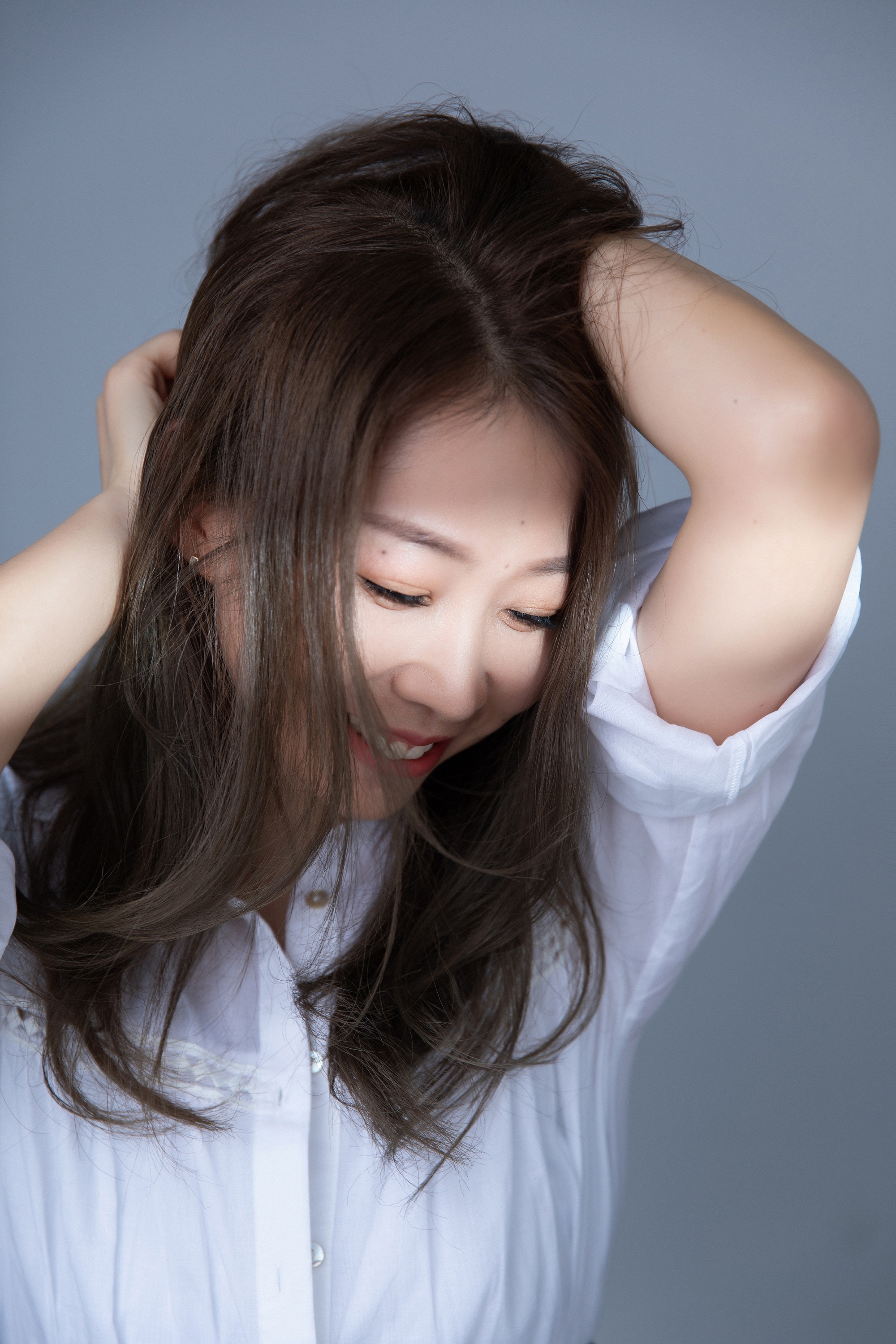 歌手刘双双新歌《blue》上线 流行爵士催化爱的勇气