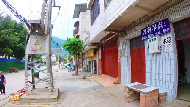 播放 00:00 01:59 01:59 为您推荐: 小镇警事:虎啸镇张家和李家是世仇