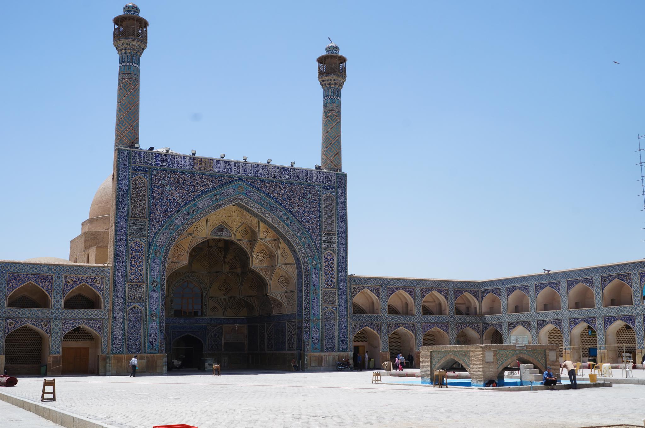 游览西亚伊朗伊斯法罕聚礼清真寺