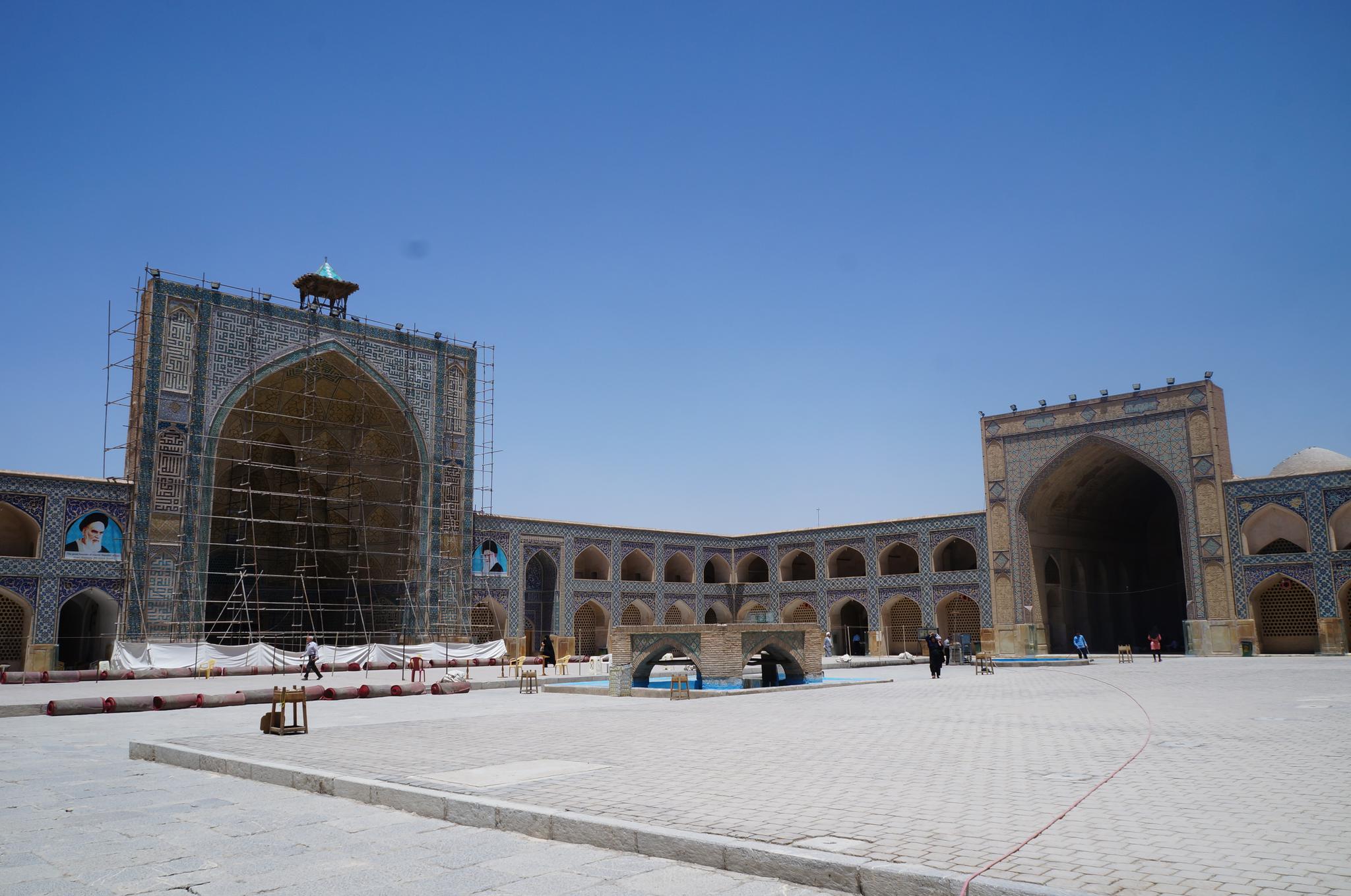 游览西亚伊朗伊斯法罕聚礼清真寺