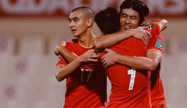 国足险胜越南有助于战沙特,李铁换人埋隐患武磊可信任