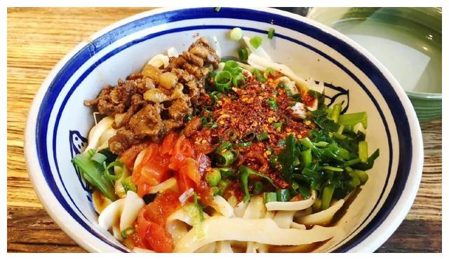 乾县驴蹄子面厚实劲道味道好极了