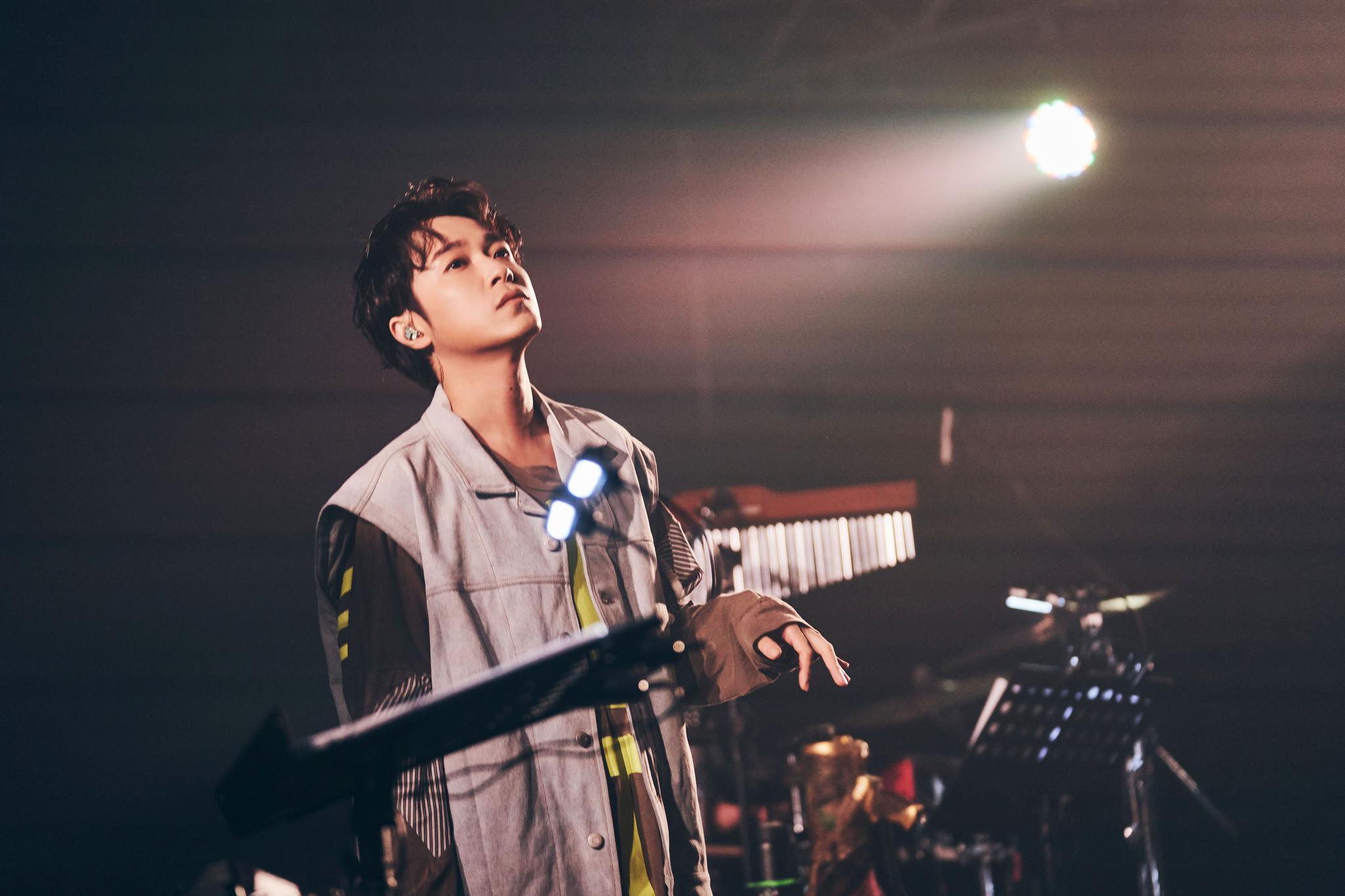 吴青峰新专辑发布 将连开16 2场演唱会