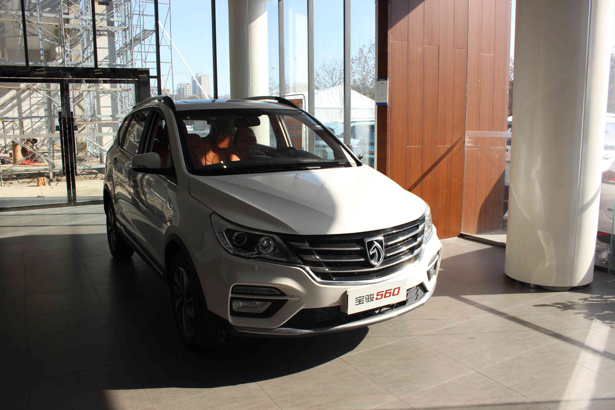 宝骏560到店实拍,配皮革座椅 大尺寸悬浮屏幕,搭1.5t/1.8l动力