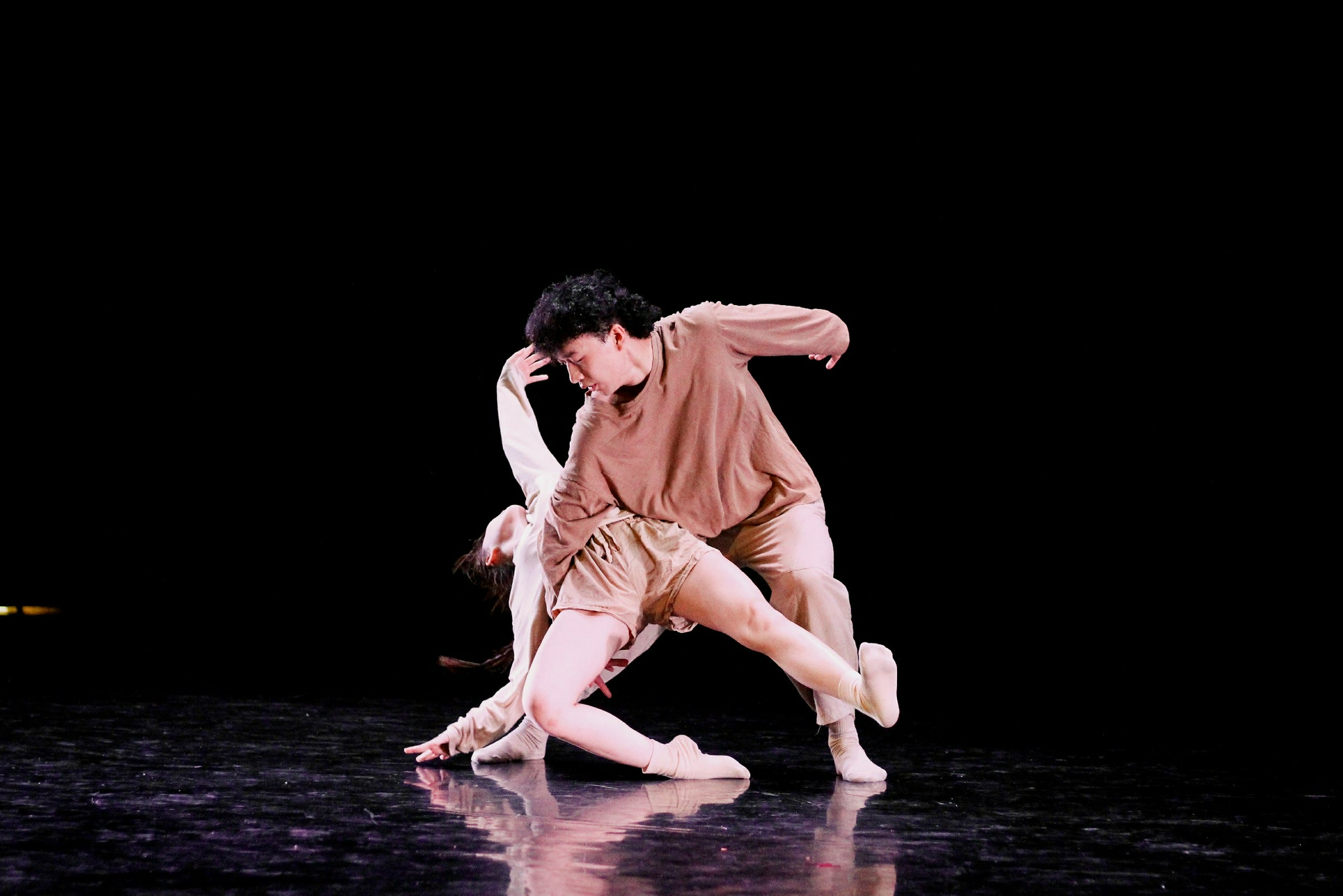 4日,6日三天为本地观众带来多场精彩的现代舞舞蹈演出