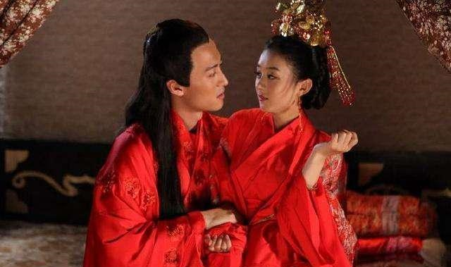 妃子被皇帝赶出宫,回家的路上嫁给了一个粗汉,后来当上了皇后休闲区蓝鸢梦想 - Www.slyday.coM 妃子被皇帝赶出宫,回家的路上嫁给了一个粗汉,后来当上了皇后休闲区蓝鸢梦想 - Www.slyday.coM