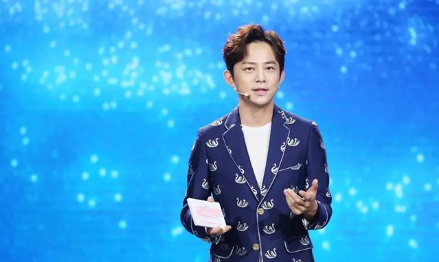 何炅说见不得别人打女人 因解救女生被酒鬼揍得鼻青脸肿休闲区蓝鸢梦想 - Www.slyday.coM 何炅说见不得别人打女人 因解救女生被酒鬼揍得鼻青脸肿休闲区蓝鸢梦想 - Www.slyday.coM