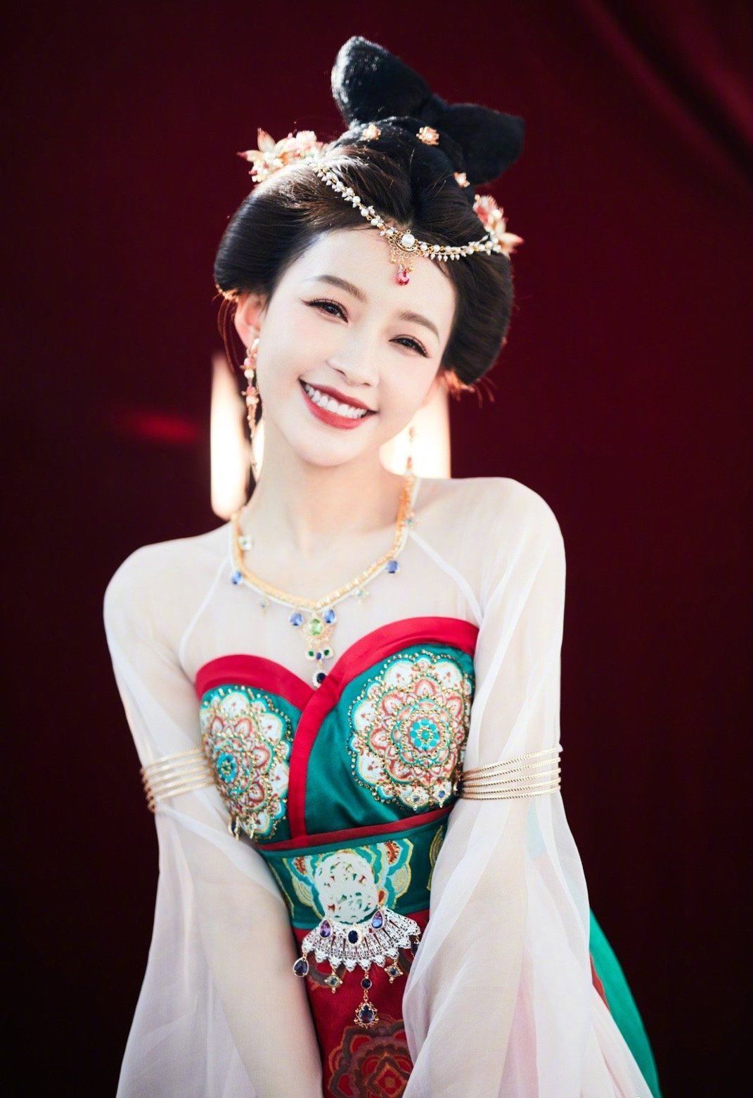 孙怡不愧是仙女下凡登台献舞风姿绰约古装扮相梦回大唐