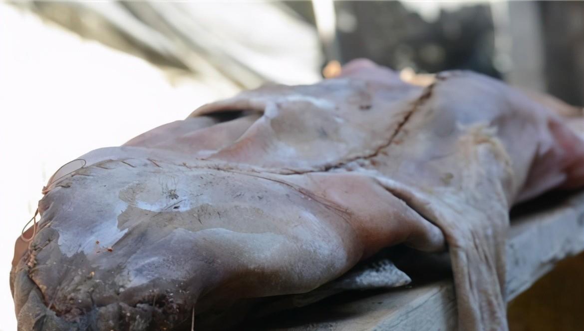 琵琶肉:腌制时间长达3年,云南摩梭人待客的上等佳肴,你吃过吗