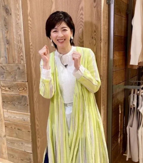 49岁中山忍近况曝光,一脸冻龄身材完美,被李连杰拒绝至今未婚